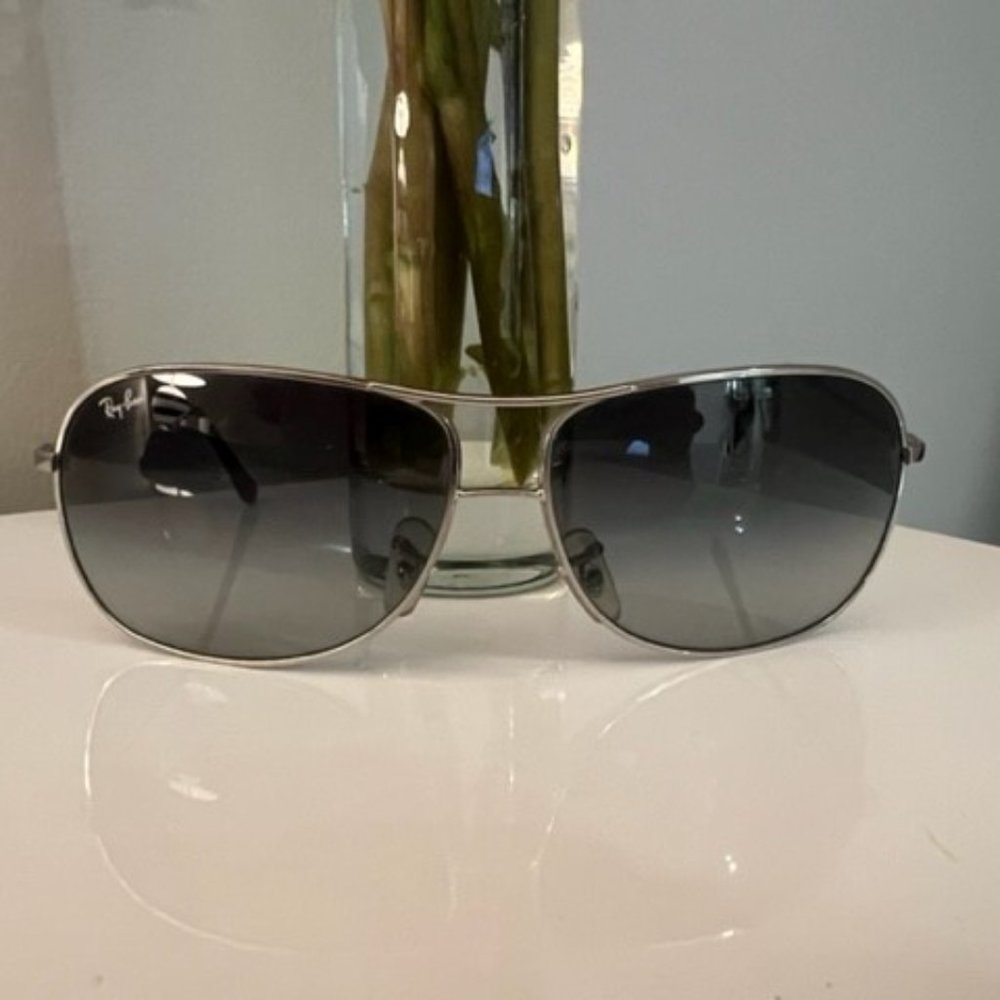 Lightly Used Unisex Ray-Ban RB3267 Sunglasses